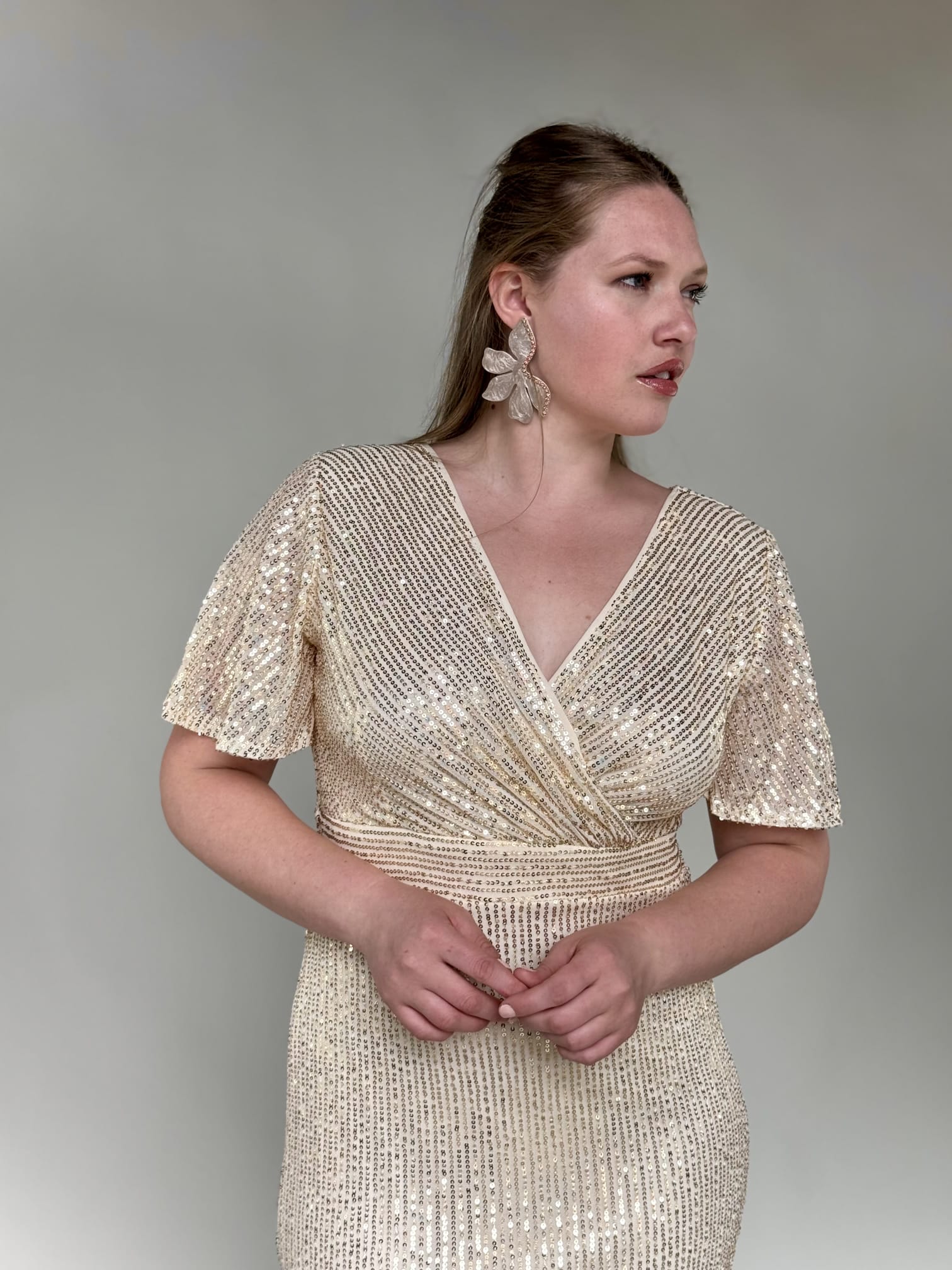 Vestido en lentejuelas con mangas