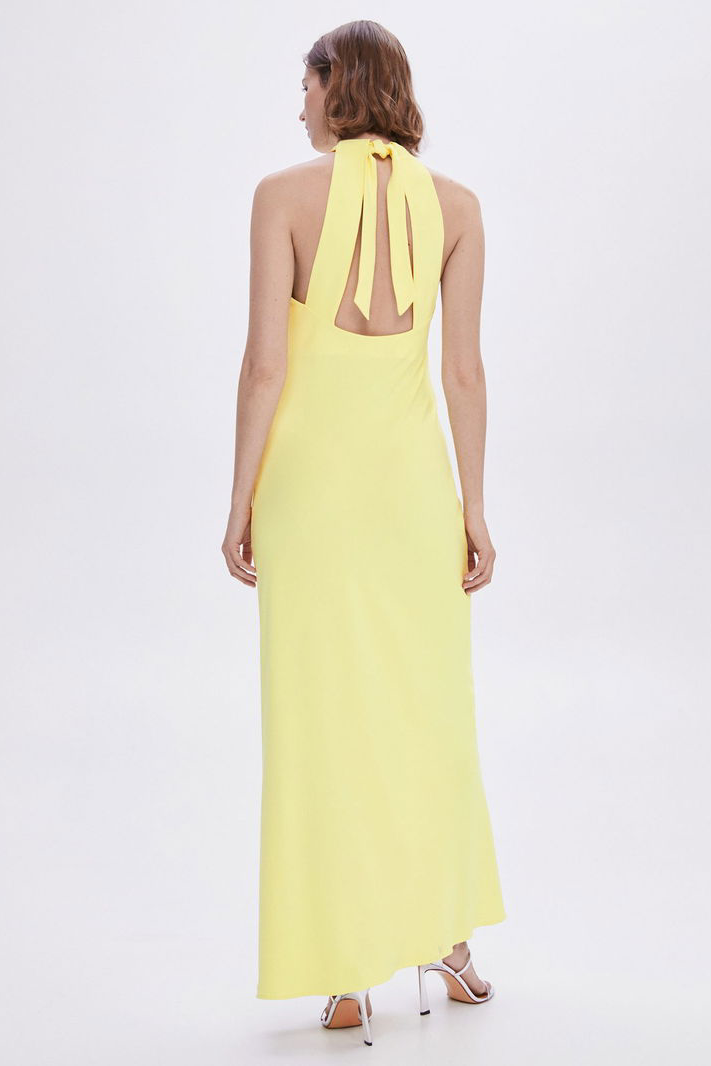 Vestido con detalle en espalda