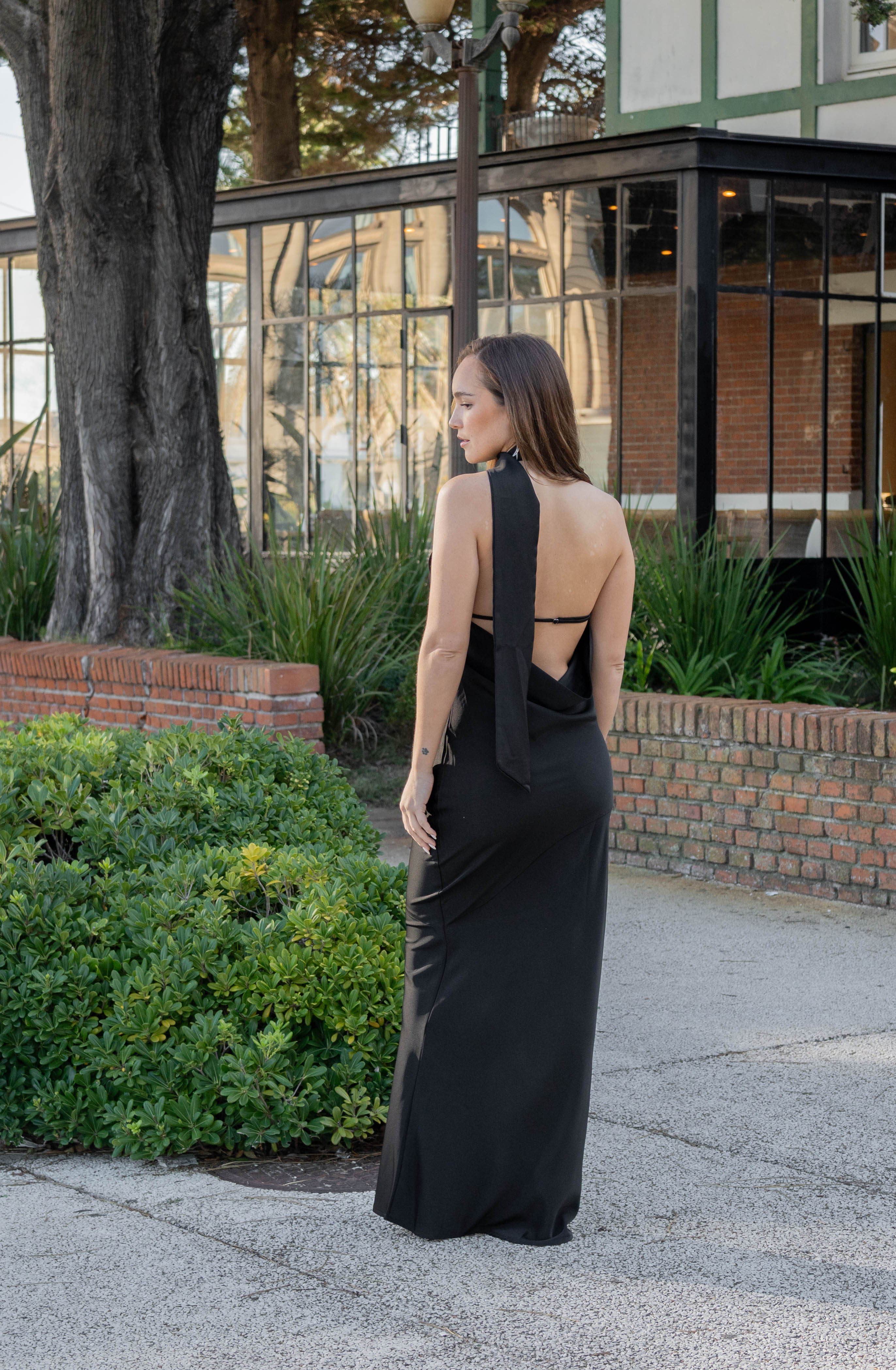 Vestido en satén negro