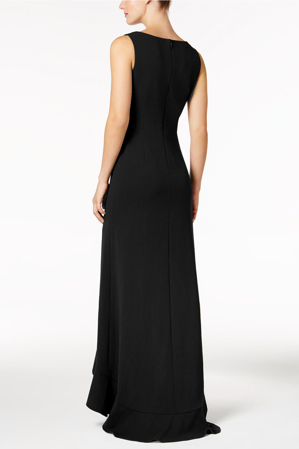 Vestido con tajo con volado