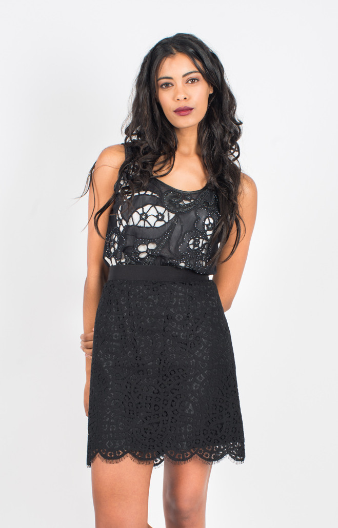 Pollera negra de encaje