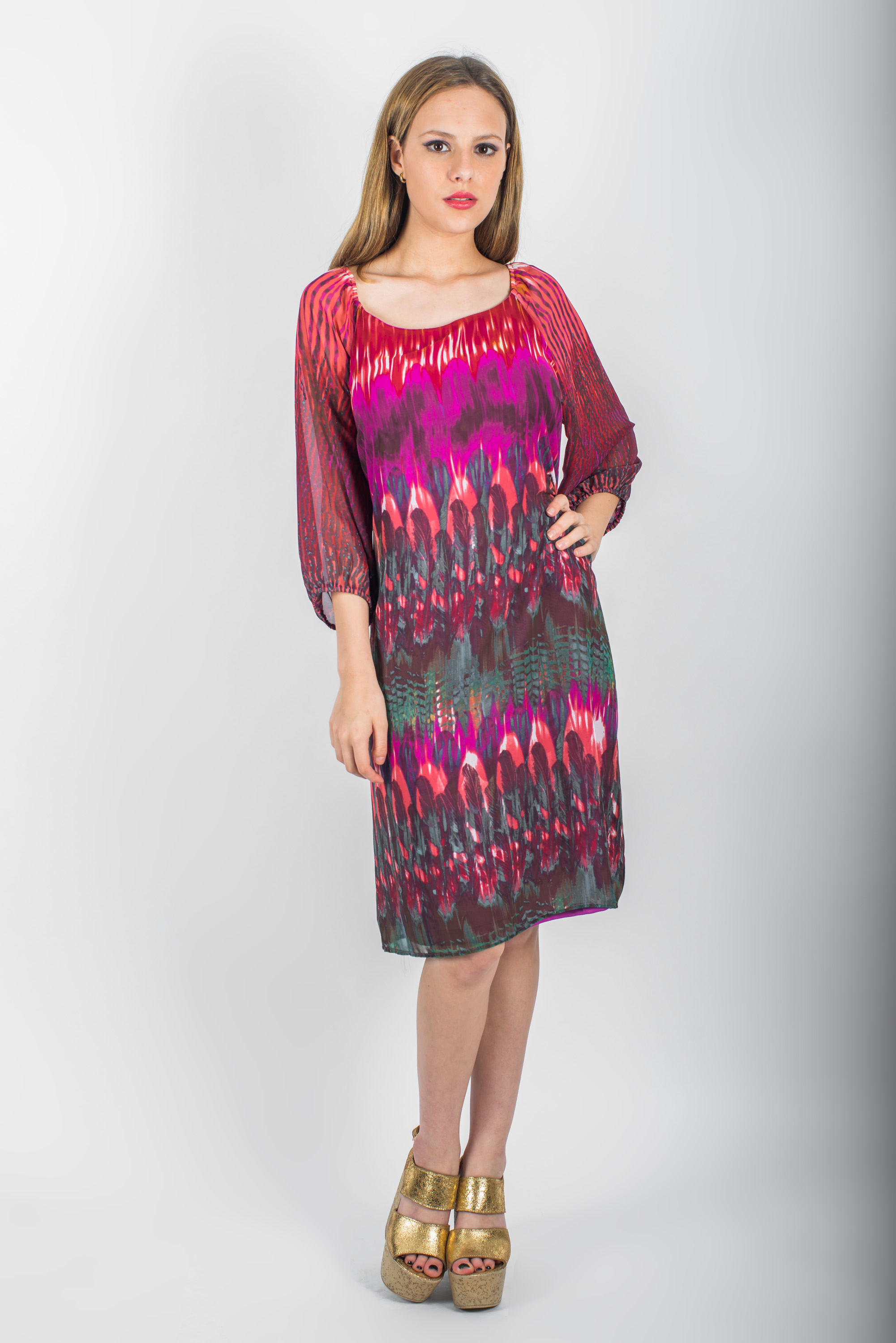Vestido en gasa estampada con mangas
