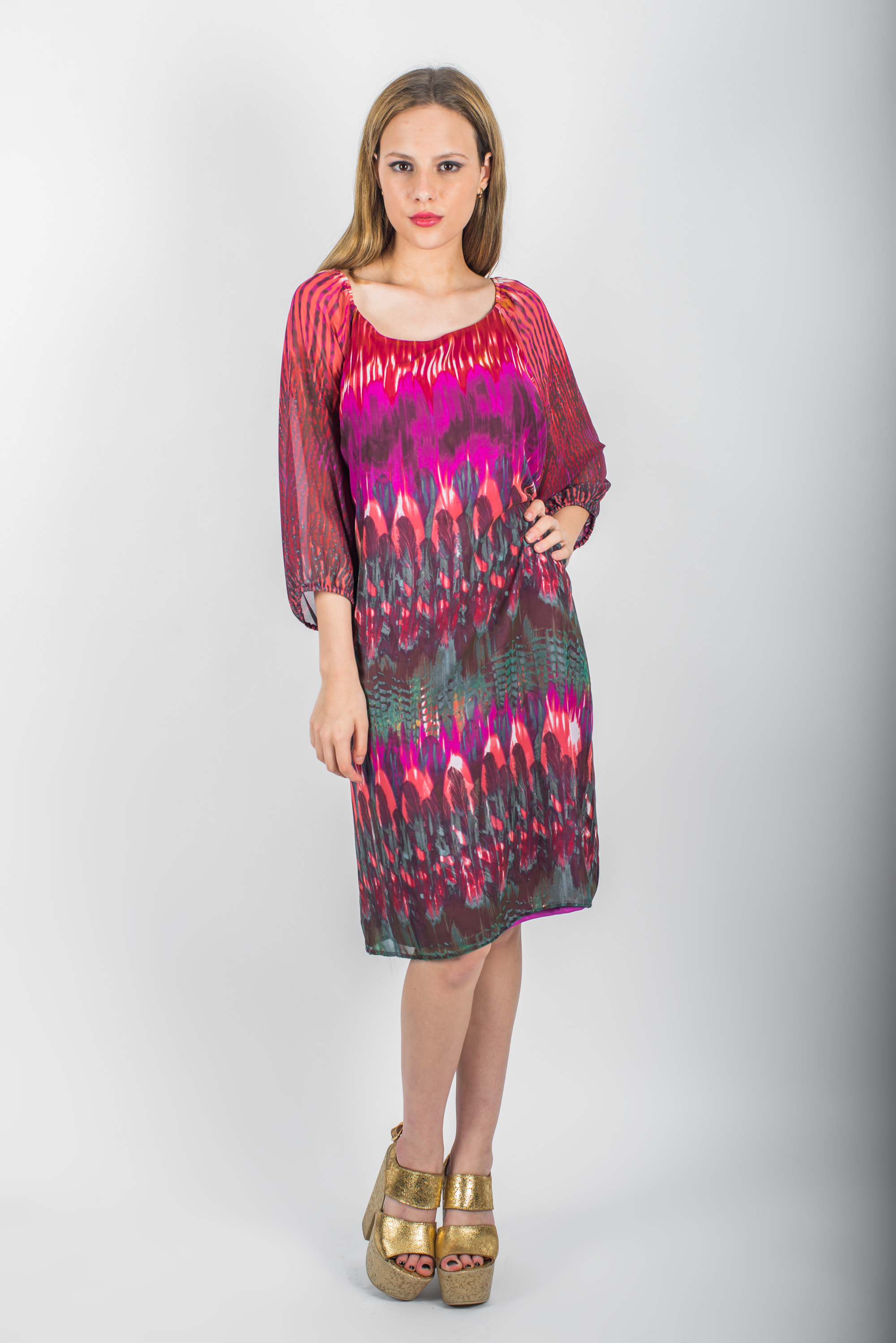 Vestido en gasa estampada con mangas