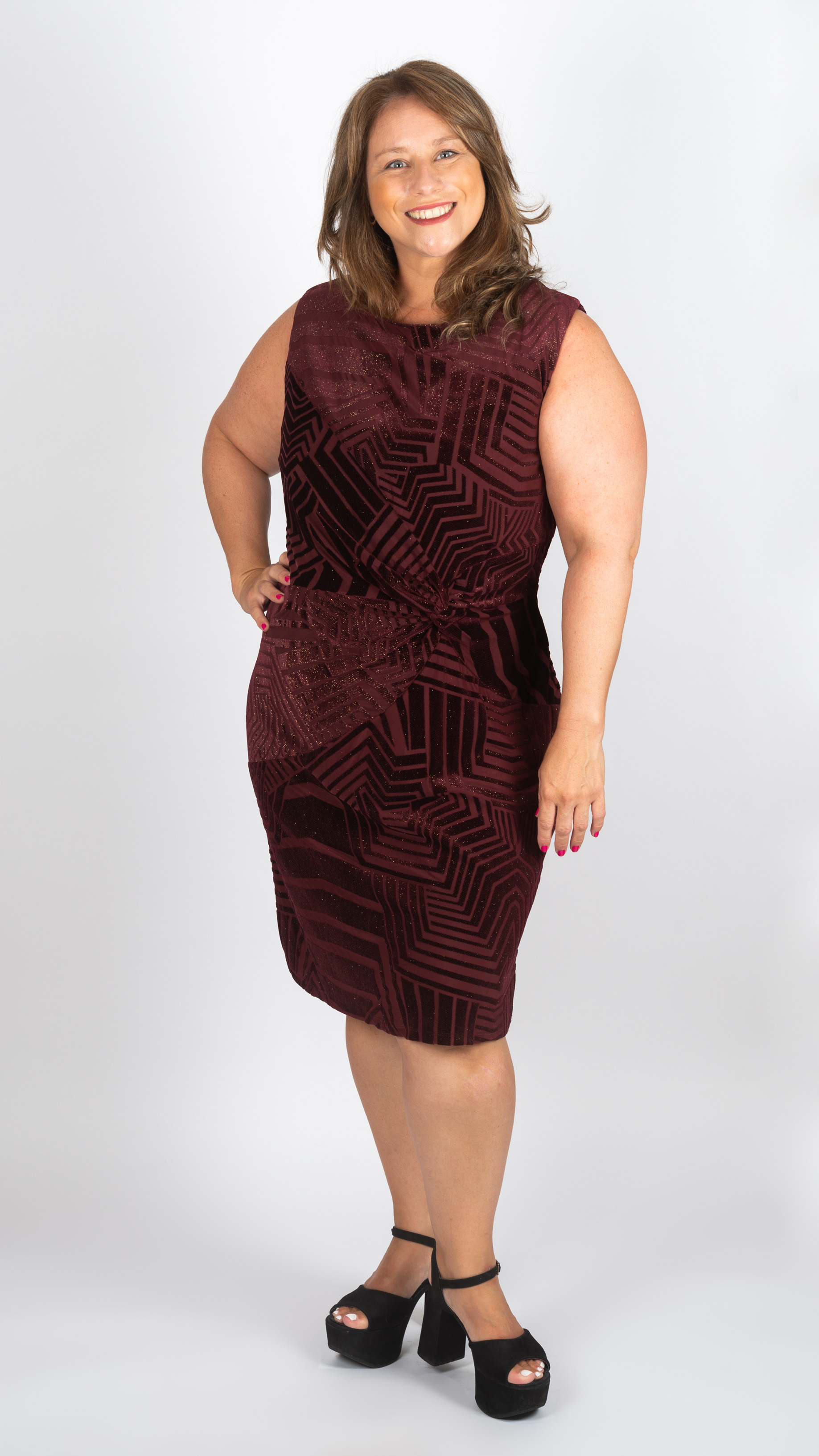 Vestido bordo con detalles en terciopelo