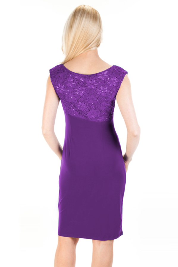 Vestido violeta con top de encaje y lentejuelas