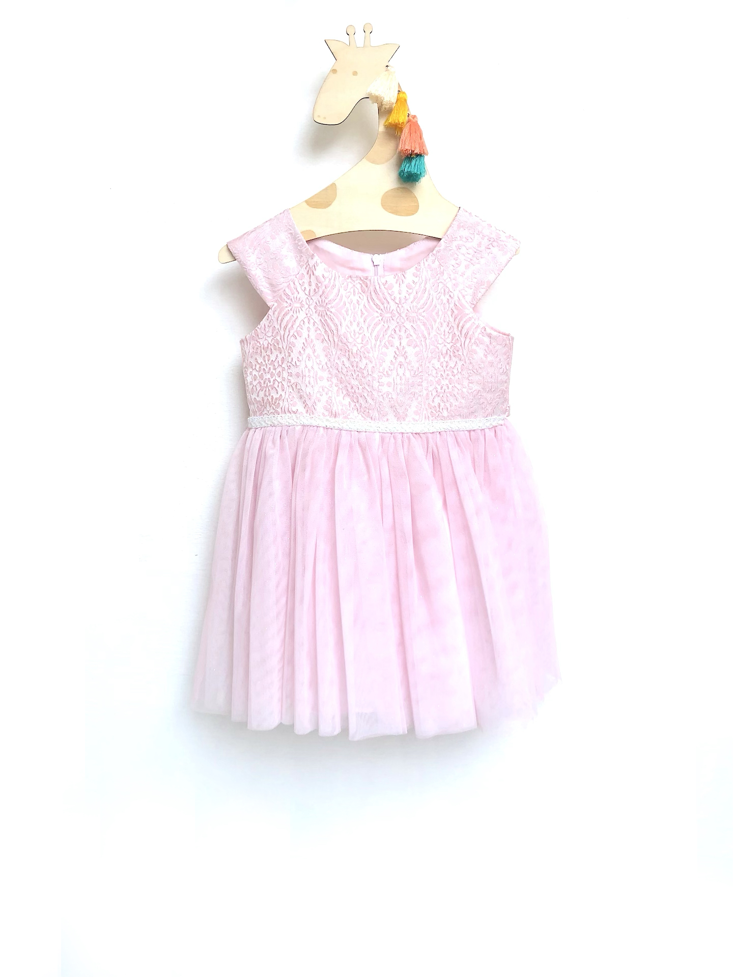 Vestido con falda en tul