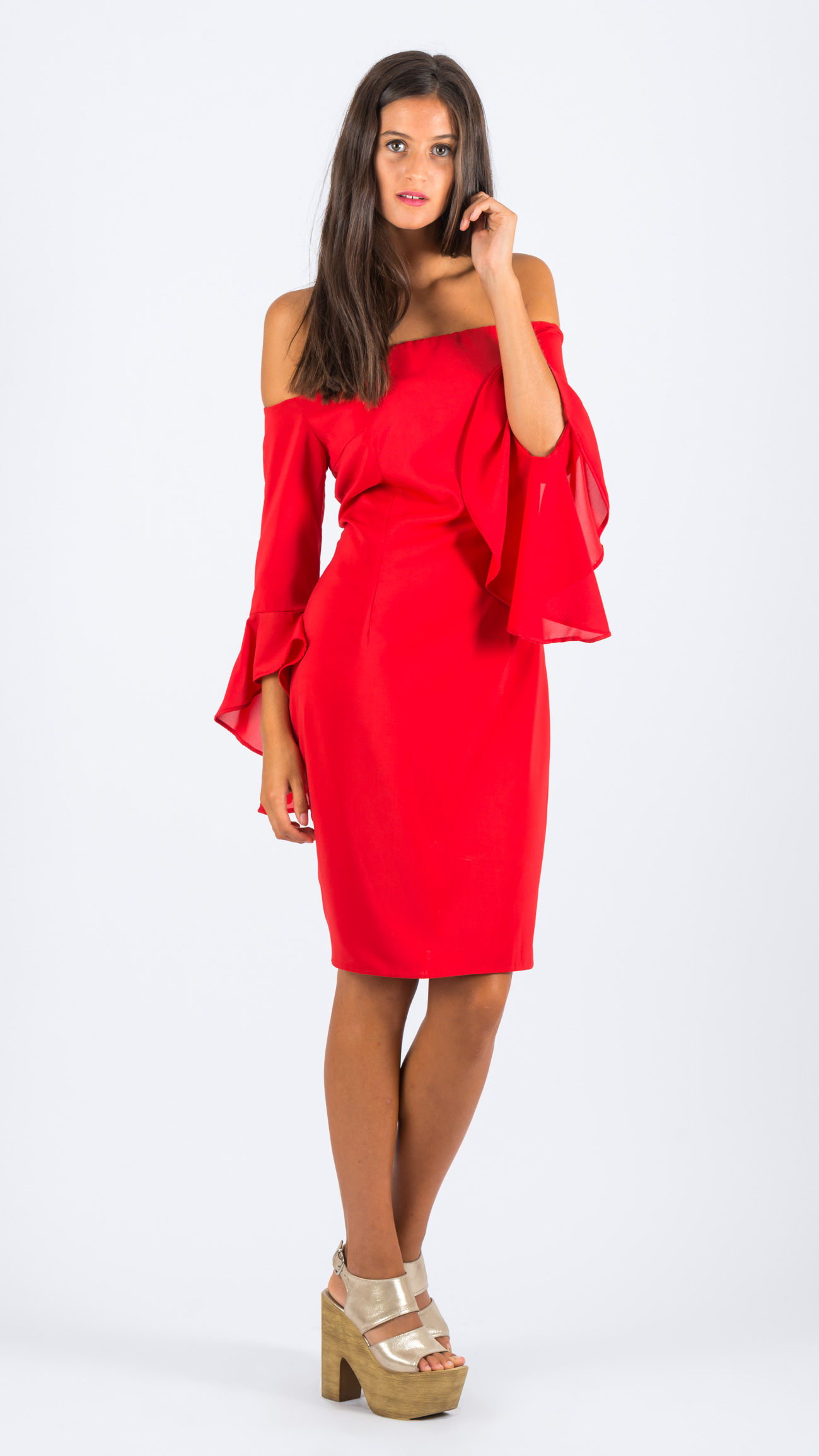 Vestido off the shoulder con mangas anchas