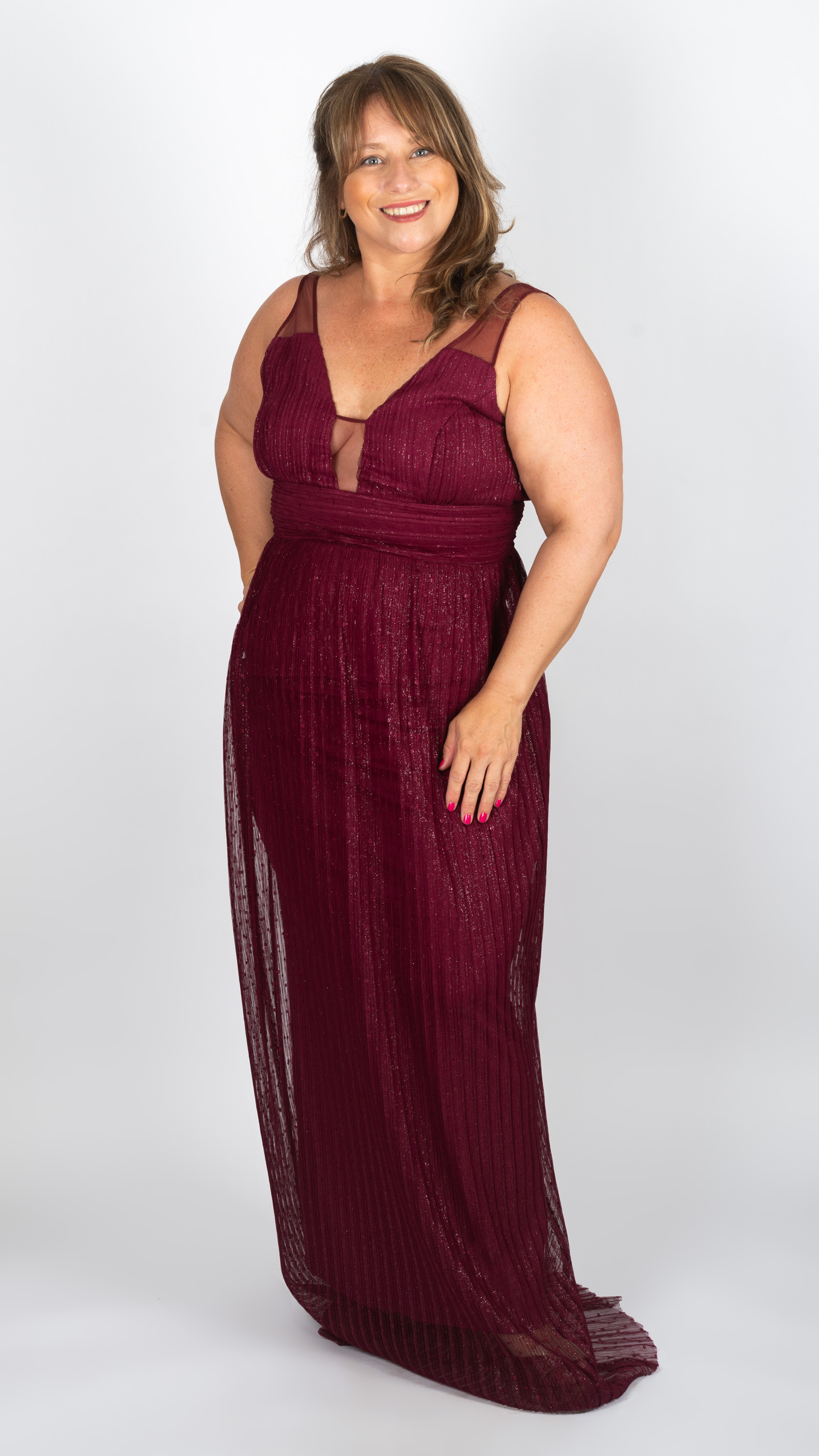 Vestido bordo con corte en cintura