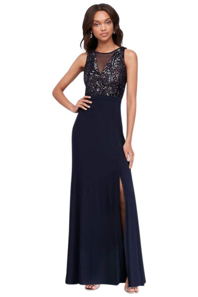 Vestido con top bordado, transparencia y tajo