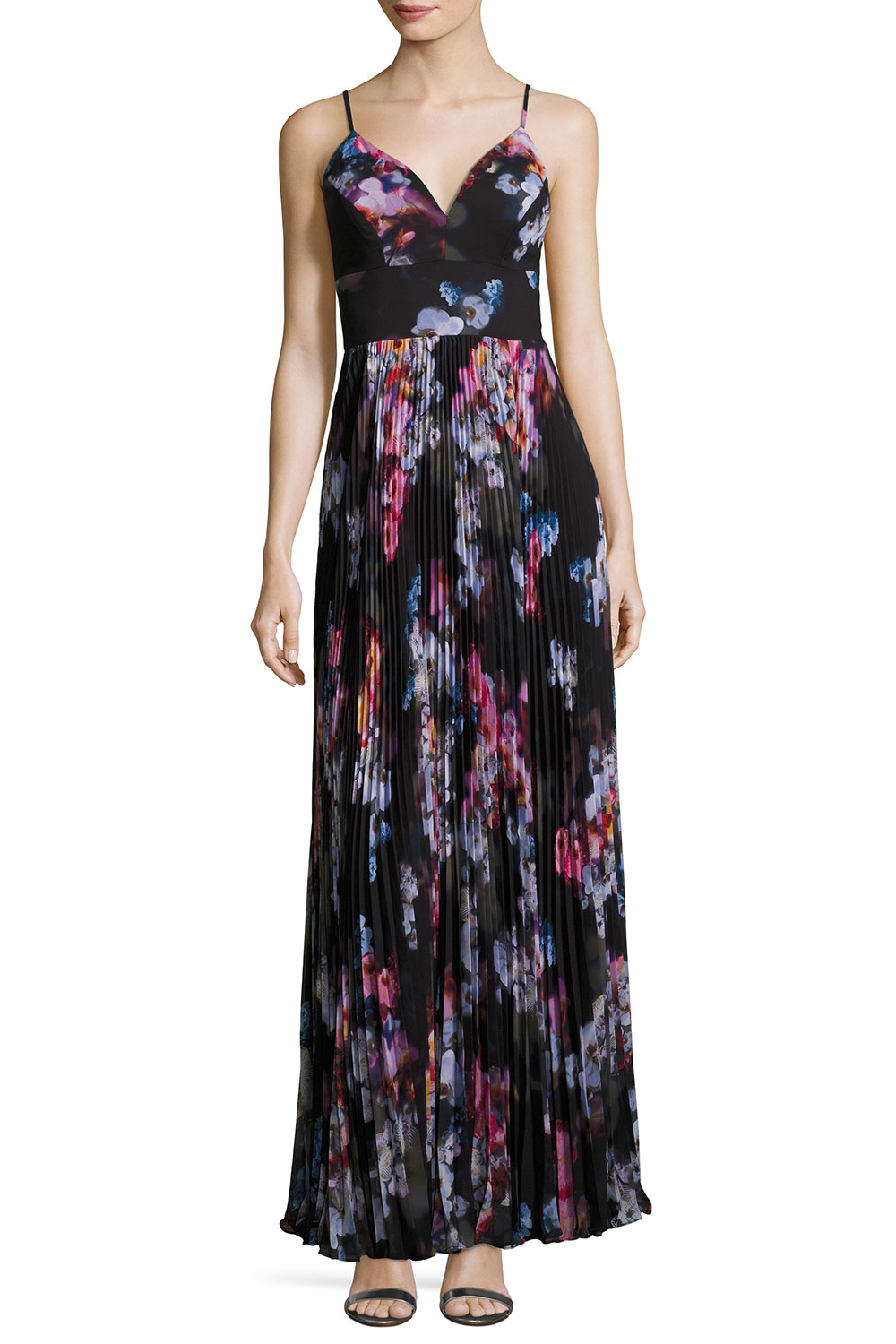 Vestido con falda plisada