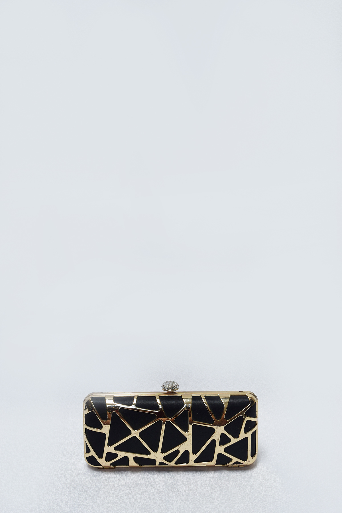Clutch negro y dorado