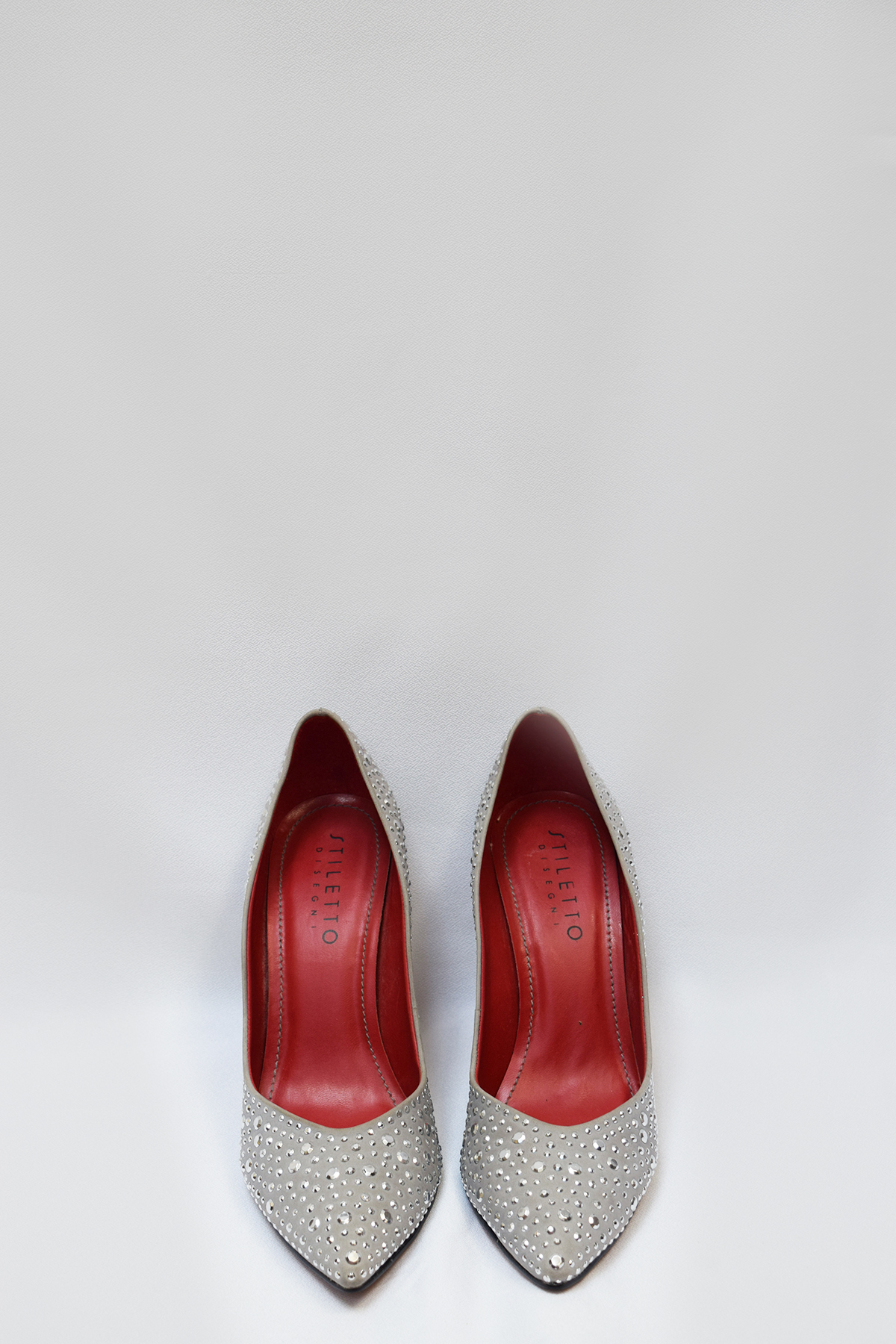 Zapatos en punta con tachas