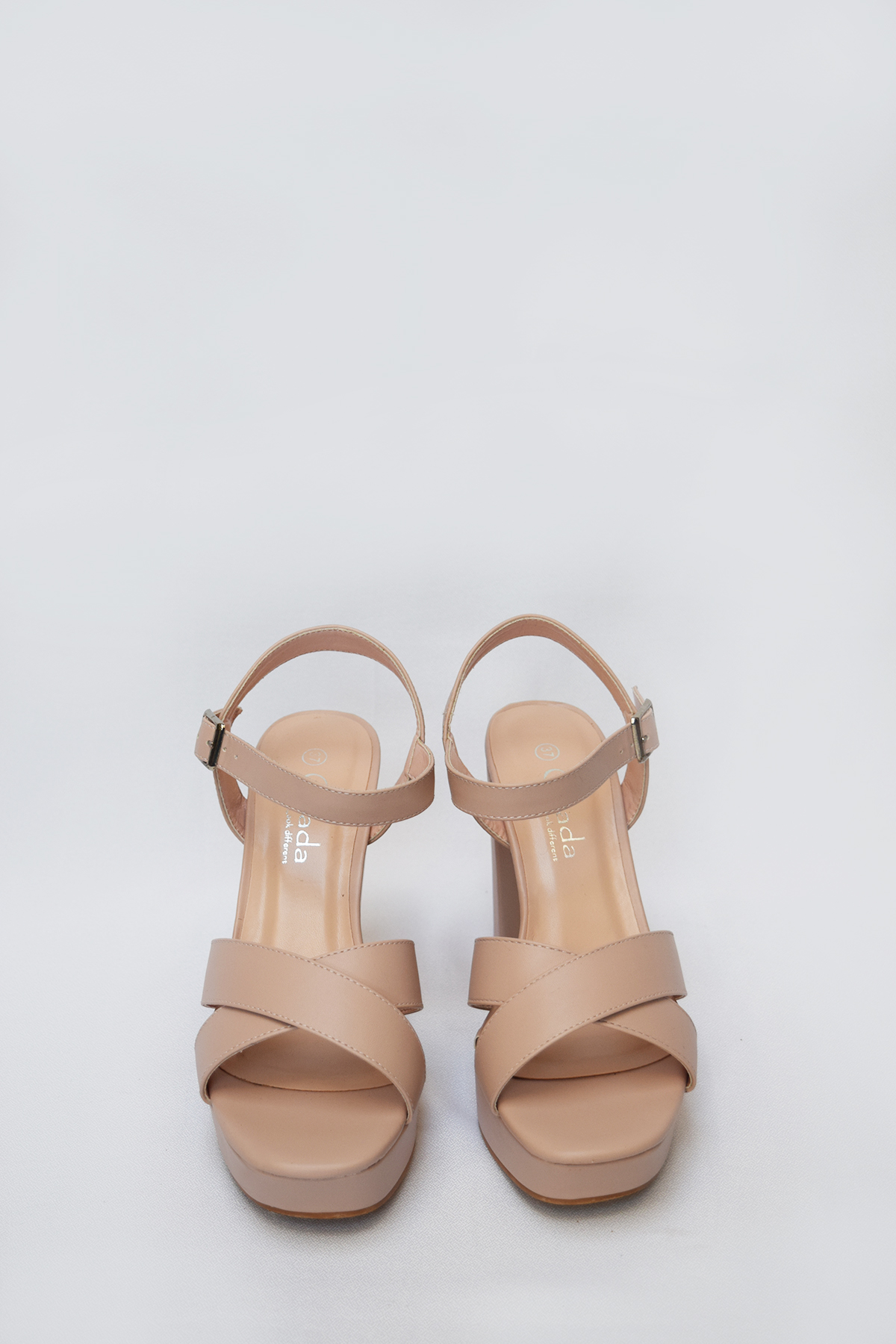 Sandalias cruzadas rosa