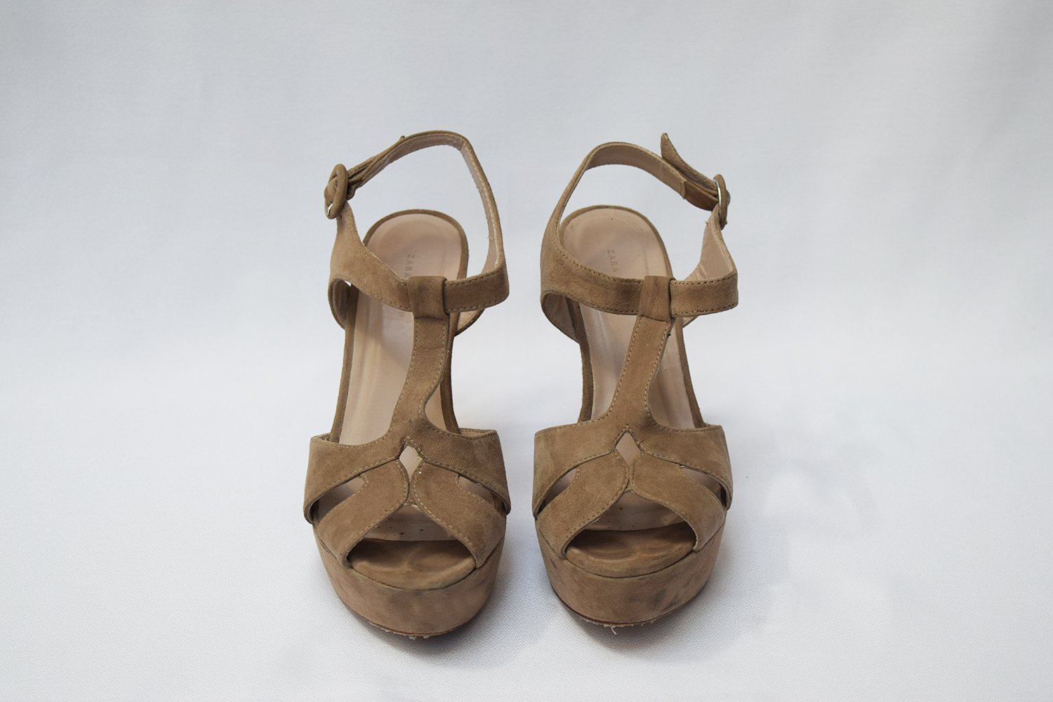 Sandalias de gamuza beige