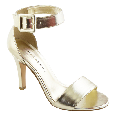 Sandalias doradas con pulsera