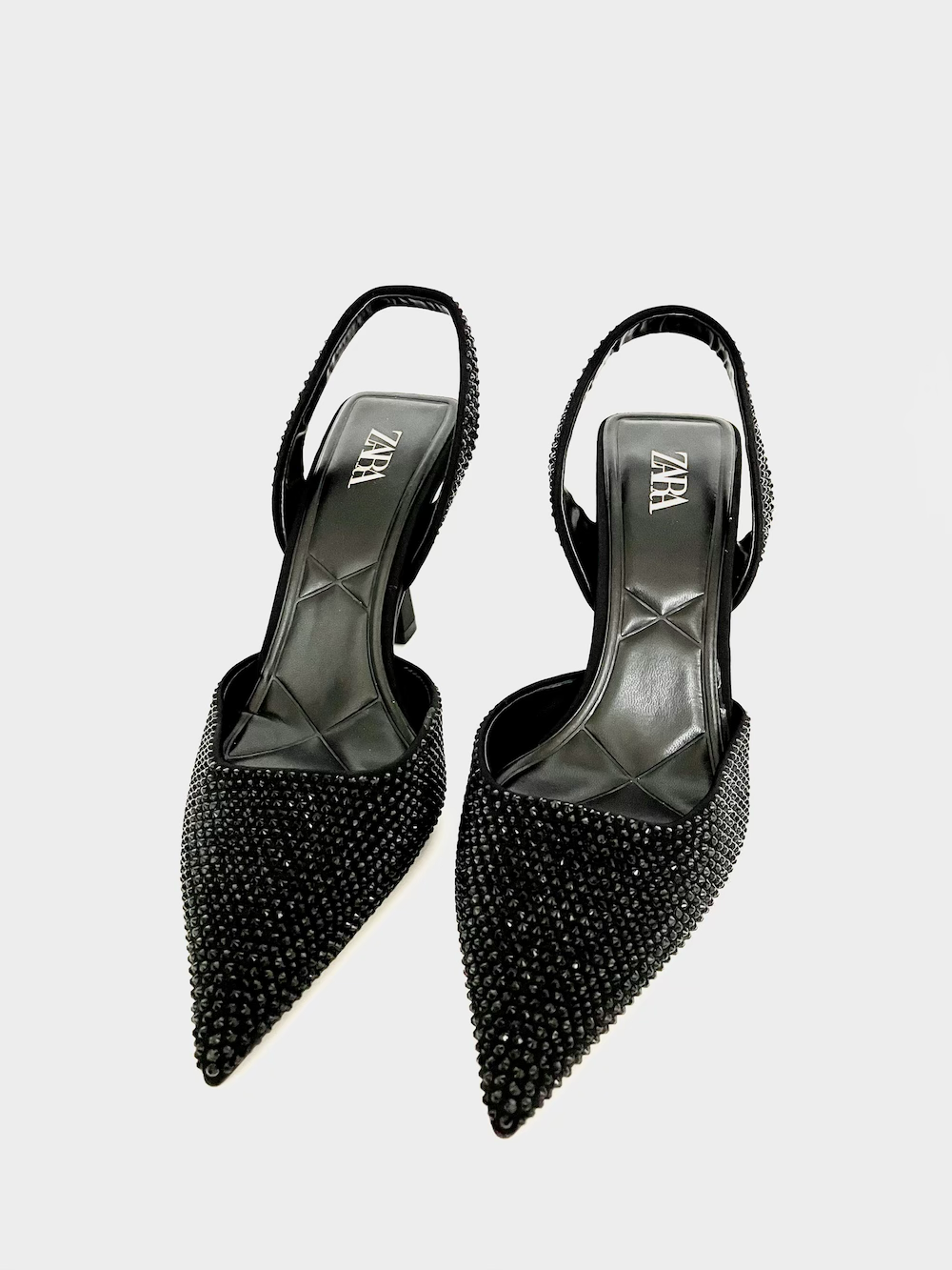 Zapatos en punta con brillos