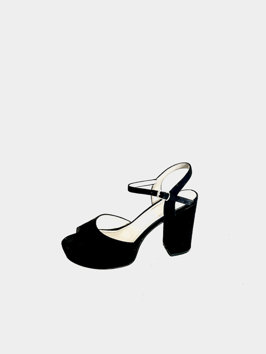 Sandalias en gamuza negra
