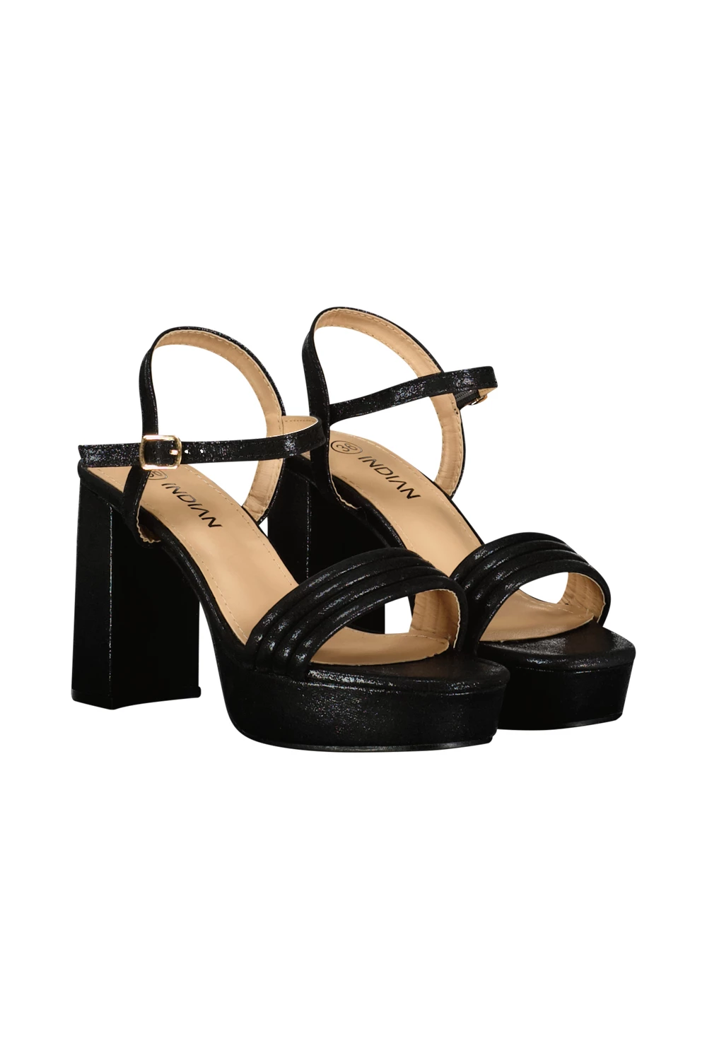 Sandalias negras con tres tiras