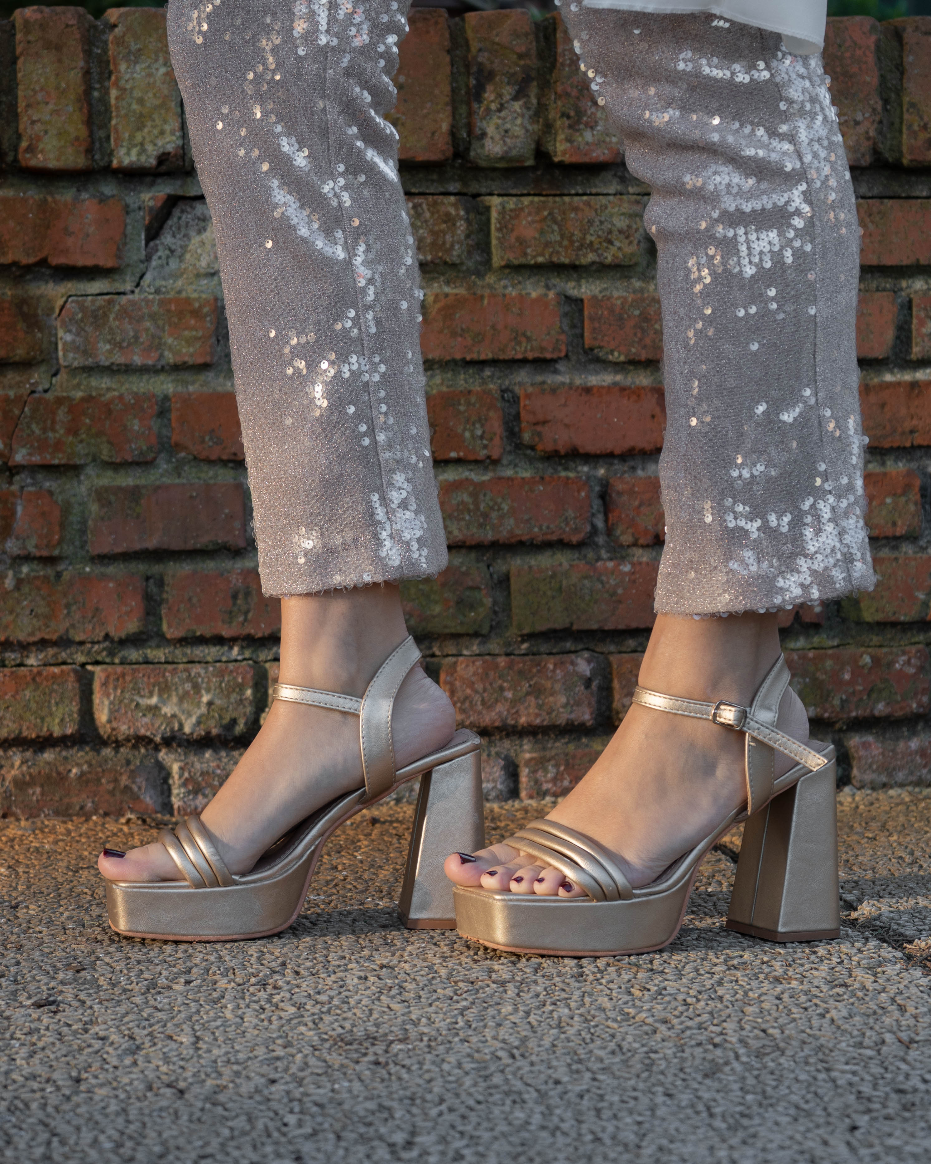 Sandalias con tres tiras
