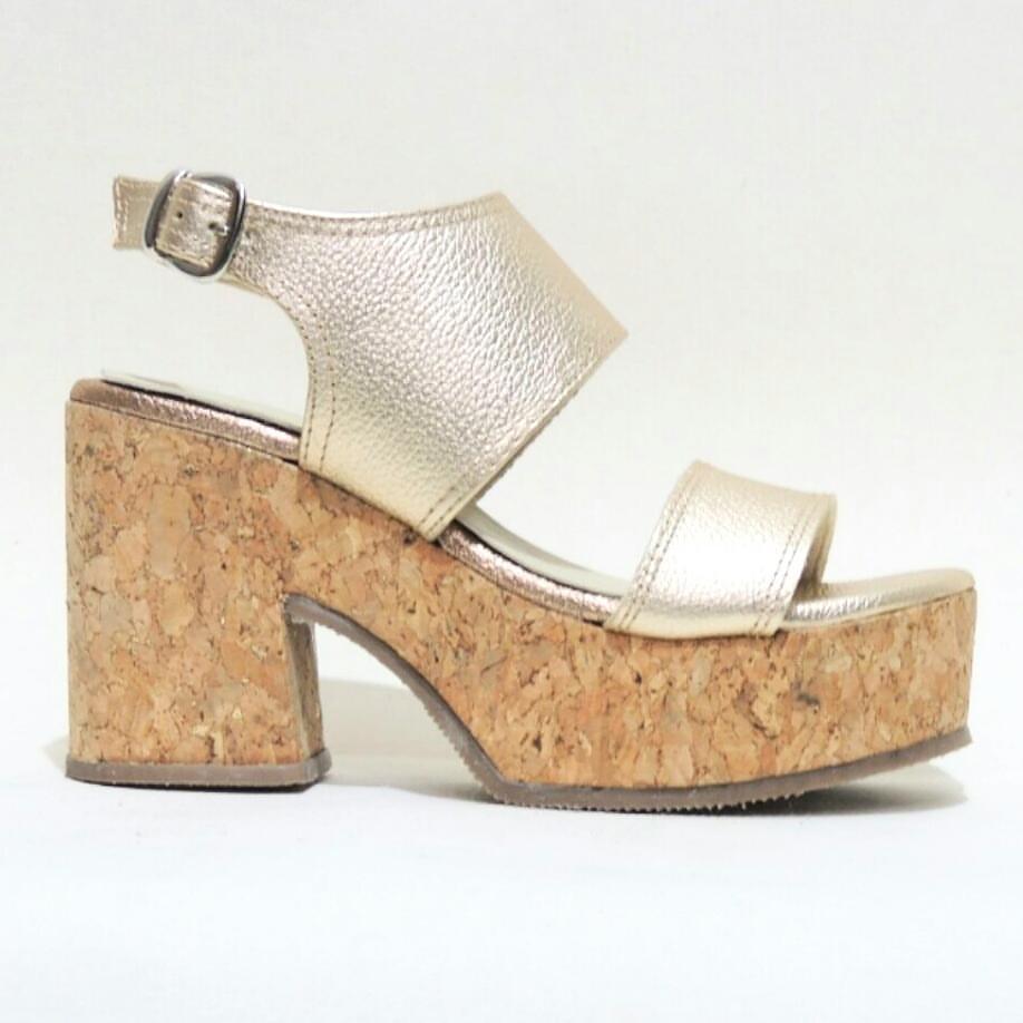 Sandalias con plataforma y taco grueso