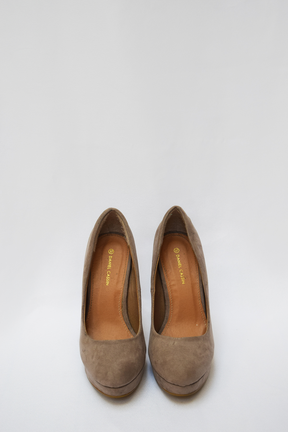 Zapatos cerrados en gamuza