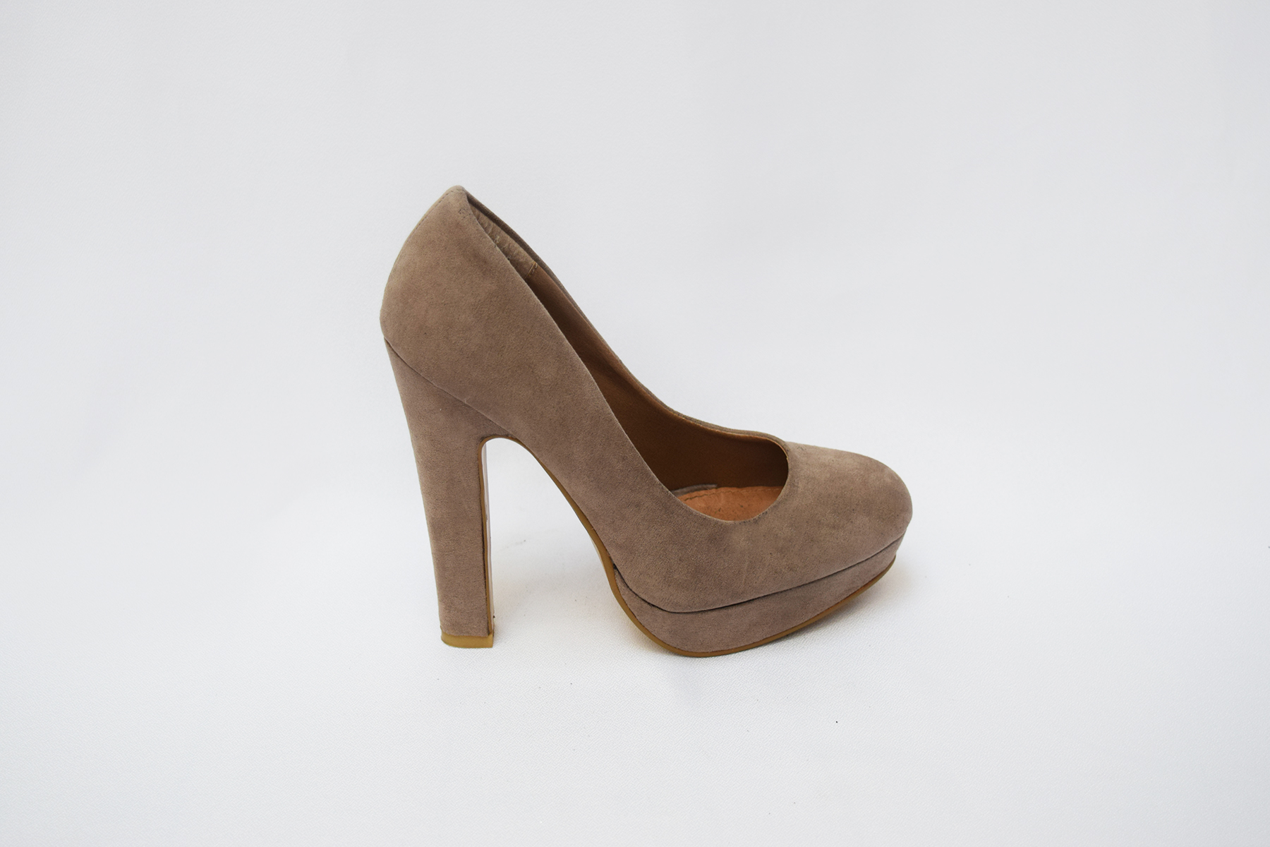 Zapatos cerrados en gamuza