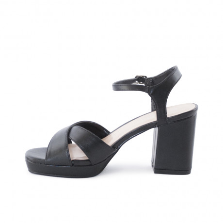 Sandalias cruzadas negras