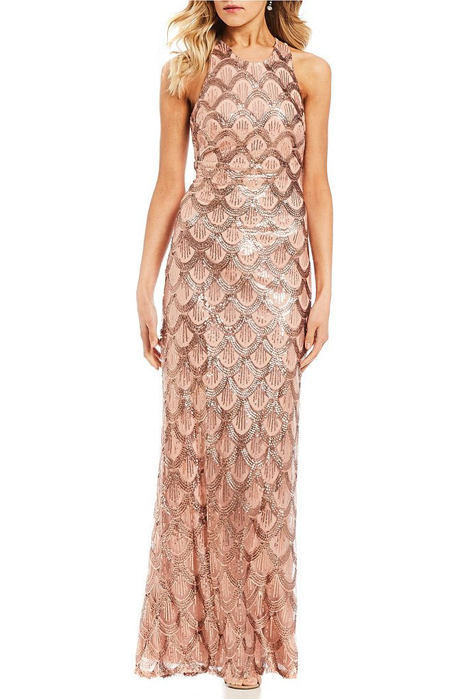 Vestido en lentejuelas con espalda escotada