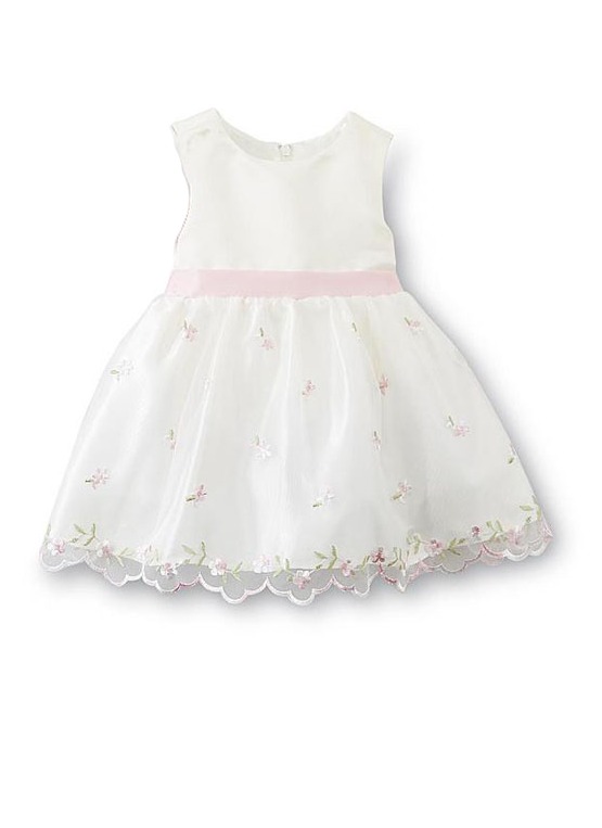 Vestido cremita con flores rosas
